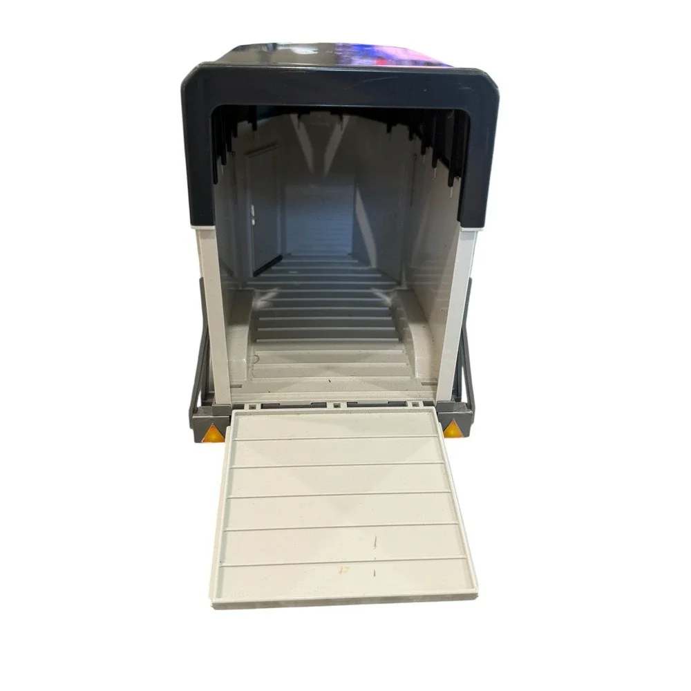 Bruder Horse Trailer 1:16 Scale White‎ Grey Dual Axle Folding Ramp Germany